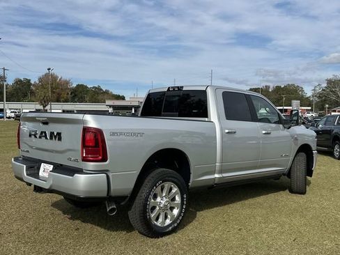 New 2026 RAM 2500 Laramie AWD/4WD image 11