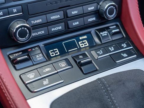 Certified 2021 Porsche 718 Boxster Spyder image 27