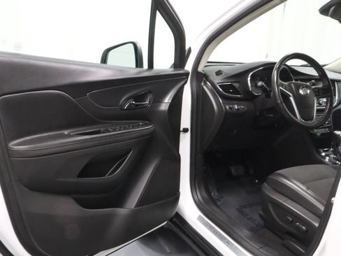 Used 2019 Buick Encore Sport Touring AWD/4WD image 10