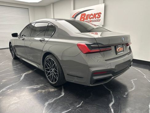 Used 2021 BMW 740i w/ M Sport Package RWD image 4