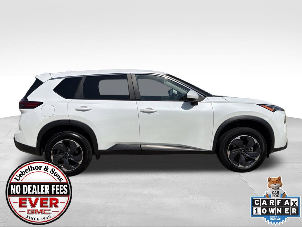 Used 2024 Nissan Rogue SV AWD/4WD image 3