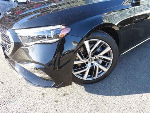 Used 2025 Mercedes-Benz E 350 4MATIC Sedan image 19