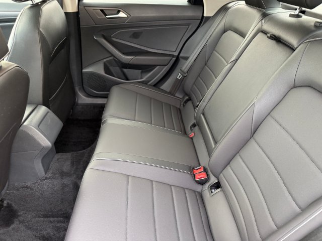 Used 2024 Volkswagen Jetta SE w/ Panoramic Sunroof Package FWD image 28