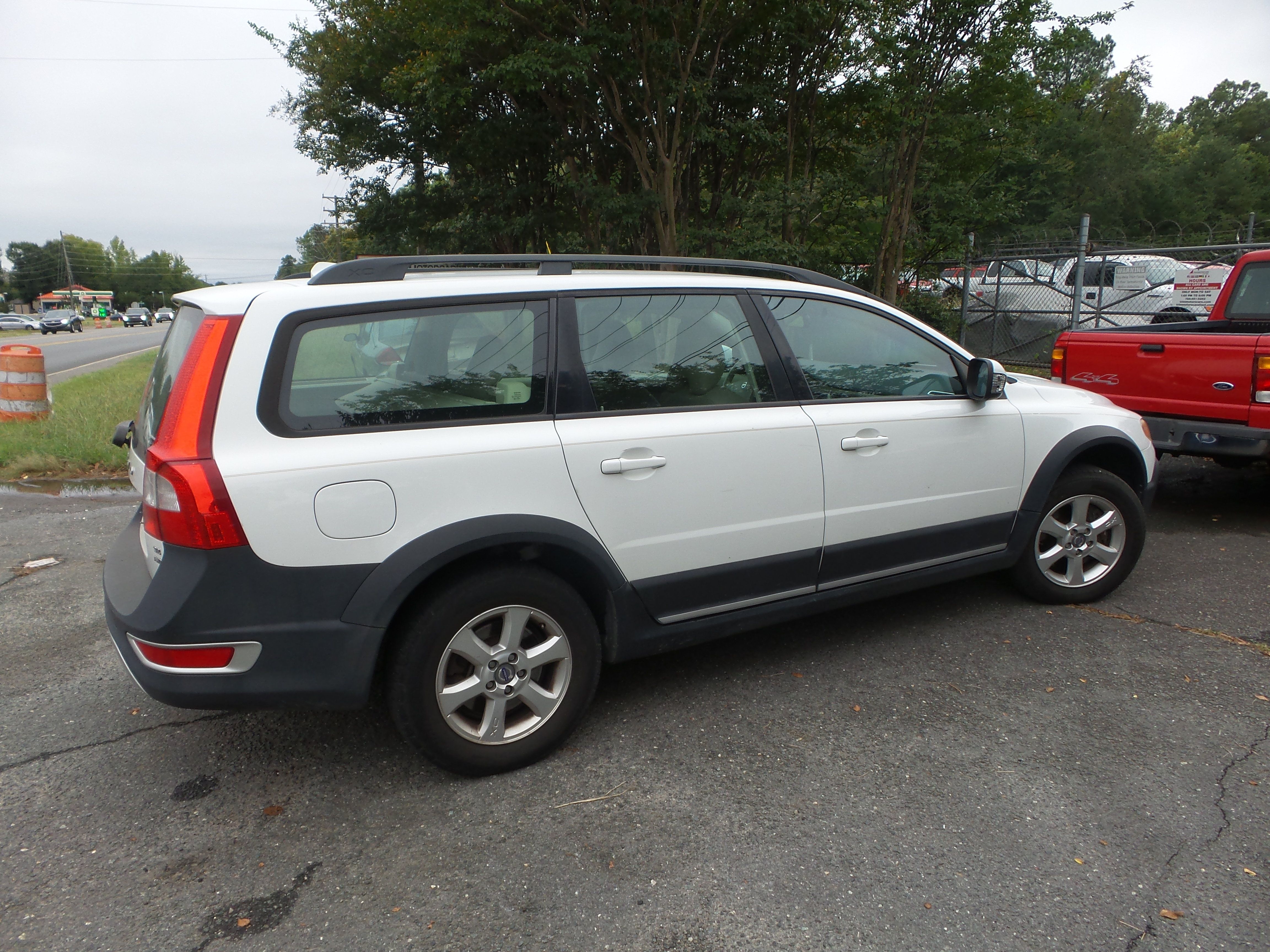 Used 2008 Volvo XC70 3.2 AWD/4WD image 2