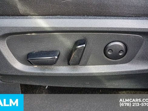 Used 2025 Nissan Pathfinder SV image 49