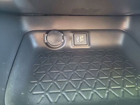 Used 2023 Toyota RAV4 AWD Hybrid image 25