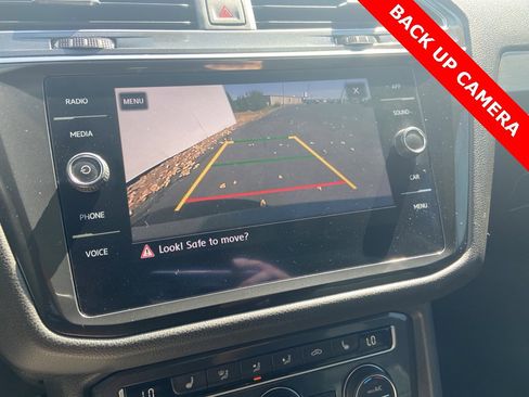 Used 2020 Volkswagen Tiguan SE image 5