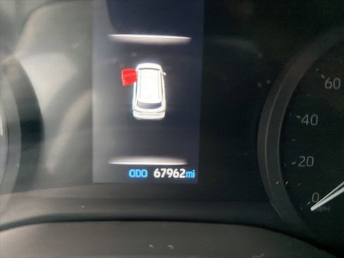 Certified 2022 Toyota Sienna LE image 2