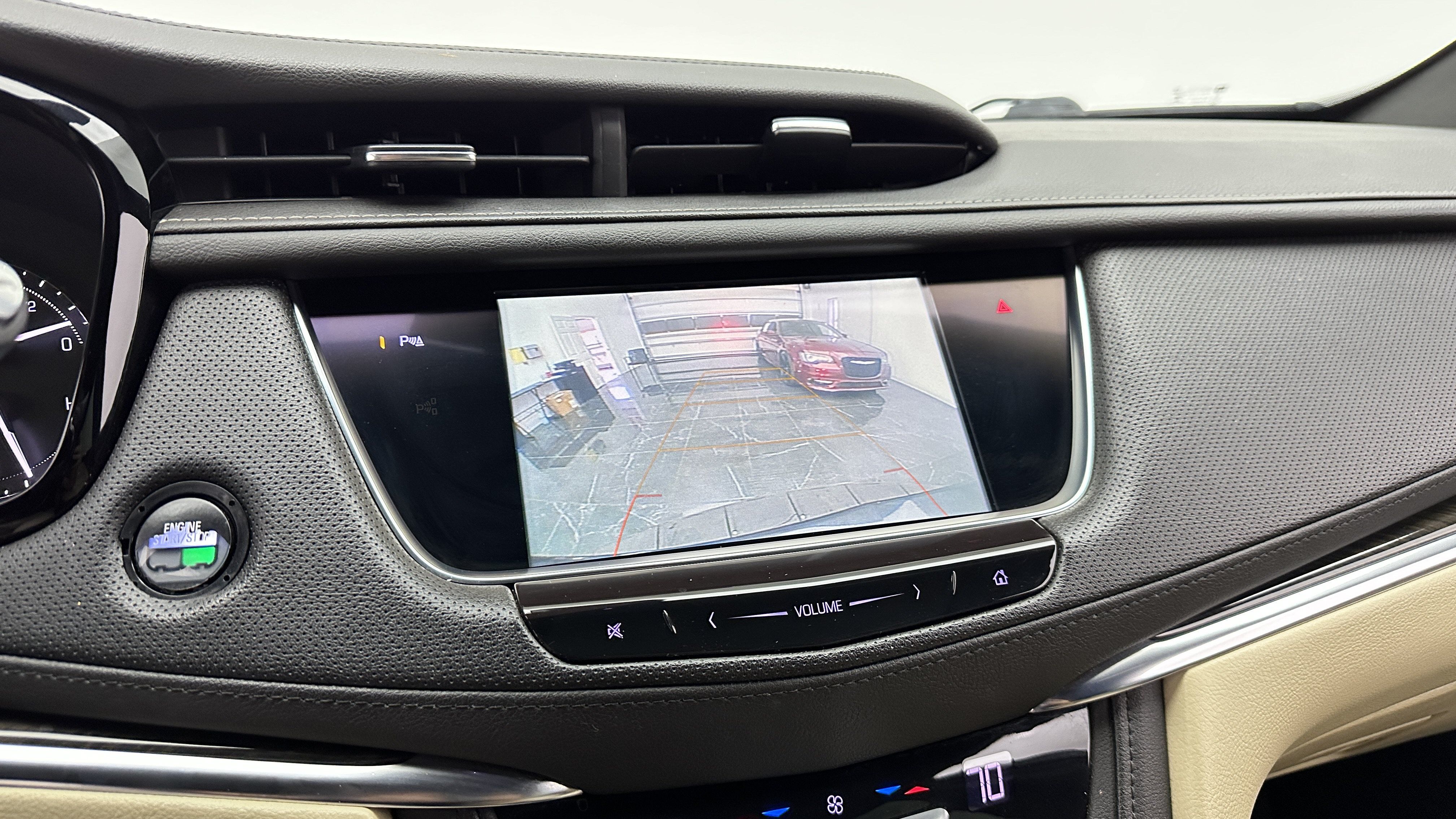 Used 2018 Cadillac XT5 FWD w/ LPO, Wheel Lock Package image 24
