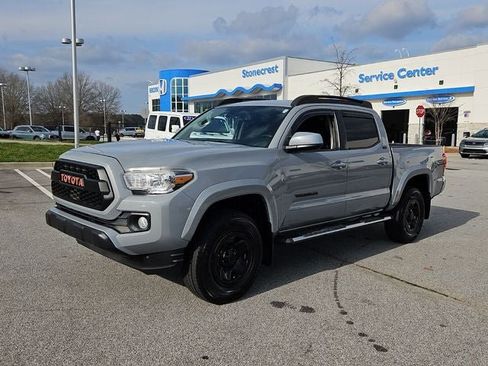 Used 2020 Toyota Tacoma SR5 image 3