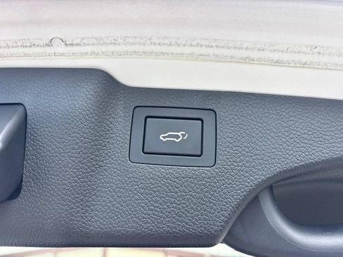 Used 2018 Hyundai Santa Fe Sport FWD image 16