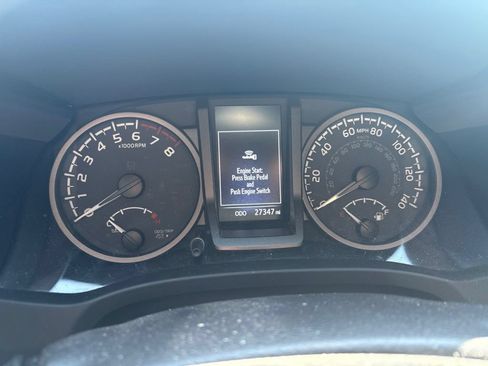 Used 2023 Toyota Tacoma TRD Off-Road w/ Advanced Technology Package AWD/4WD image 12