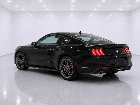 Used 2024 Ford Mustang Coupe RWD image 3