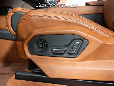 Used 2021 Lamborghini Urus AWD/4WD image 36