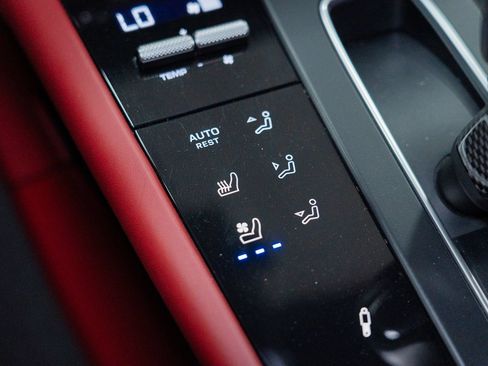 Used 2022 Porsche Macan GTS AWD/4WD image 50