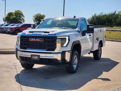 New 2024 GMC Sierra 2500 Pro w/ Convenience Package