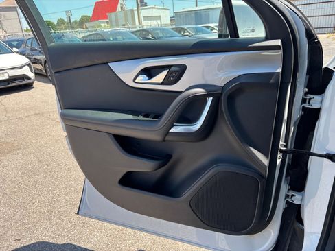 Used 2025 Chevrolet Blazer LT FWD image 18