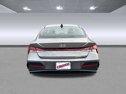Used 2025 Hyundai Elantra SEL image 4