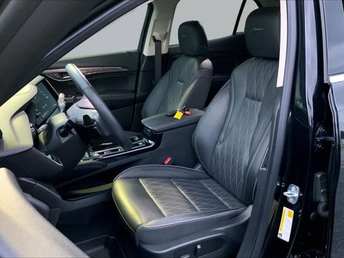 Used 2022 Buick Envision Avenir w/ Technology Package II FWD image 14