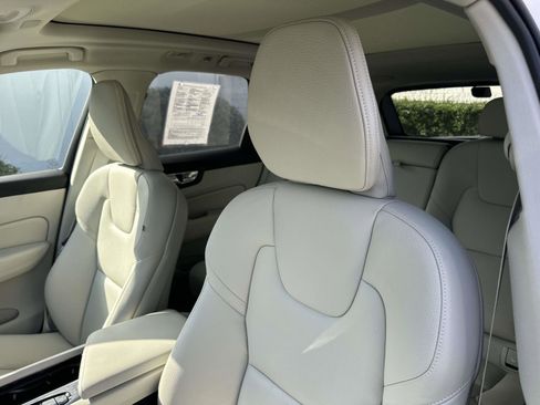 Certified 2025 Volvo XC60 T8 Plus w/ Climate Package image 19