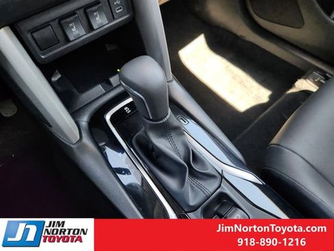 Used 2025 Toyota Corolla Cross XLE image 21