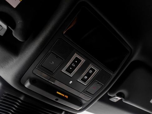 Used 2023 Land Rover Range Rover Evoque R-Dynamic SE image 20