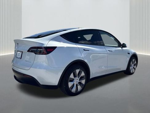 Used 2023 Tesla Model Y Long Range image 5