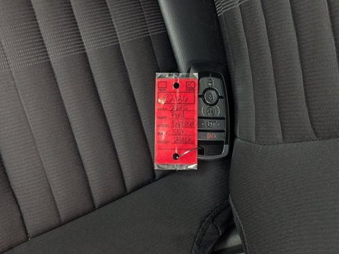 Used 2025 Ford Explorer ST-Line w/ ST-Line Street Pack image 37