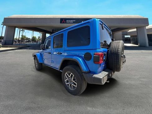 Used 2025 Jeep Wrangler Unlimited Sahara AWD/4WD image 7