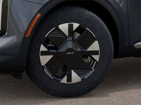 New 2026 Kia Sportage LX image 9