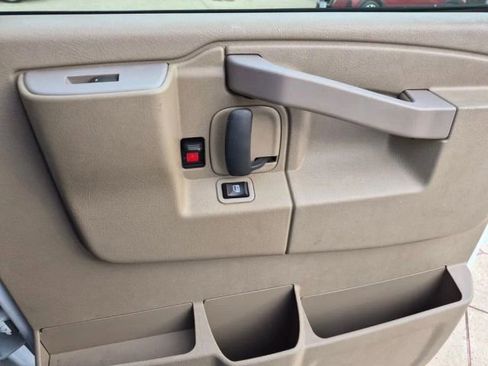 Used 2020 Chevrolet Express 3500 w/ Driver Convenience Package image 20