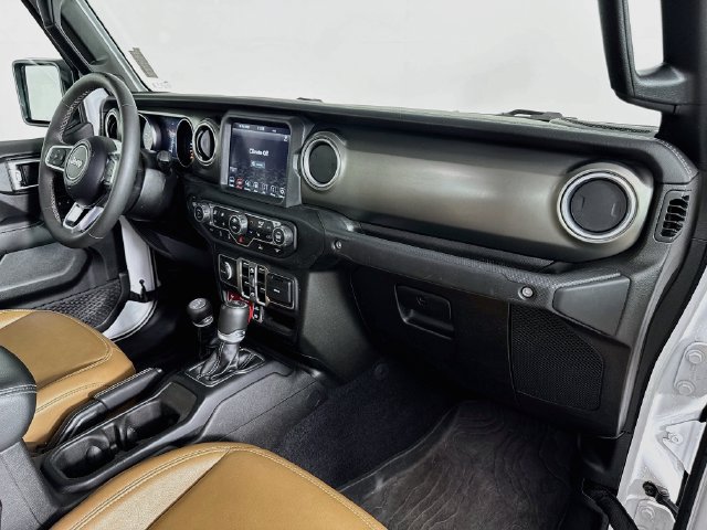 Used 2023 Jeep Gladiator Rubicon w/ Cold Weather Group AWD/4WD image 36