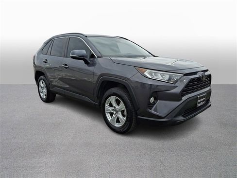 Used 2019 Toyota RAV4 XLE image 3