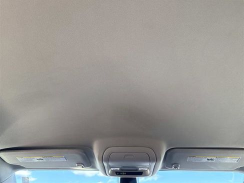 Used 2023 GMC Acadia Denali image 16