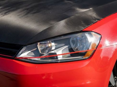 Used 2015 Volkswagen Golf S FWD image 4