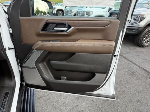 New 2026 GMC Yukon XL Denali Ultimate AWD/4WD image 25