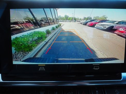 Used 2024 Chevrolet Silverado 2500 LT image 9