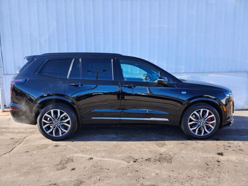 Certified 2024 Cadillac XT6 Sport w/ LPO, Floor Liner Package AWD/4WD image 6