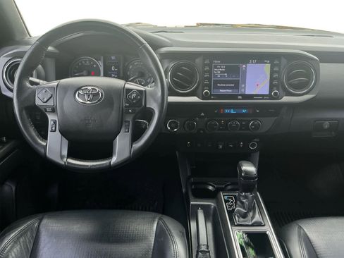 Used 2022 Toyota Tacoma TRD Off-Road image 8