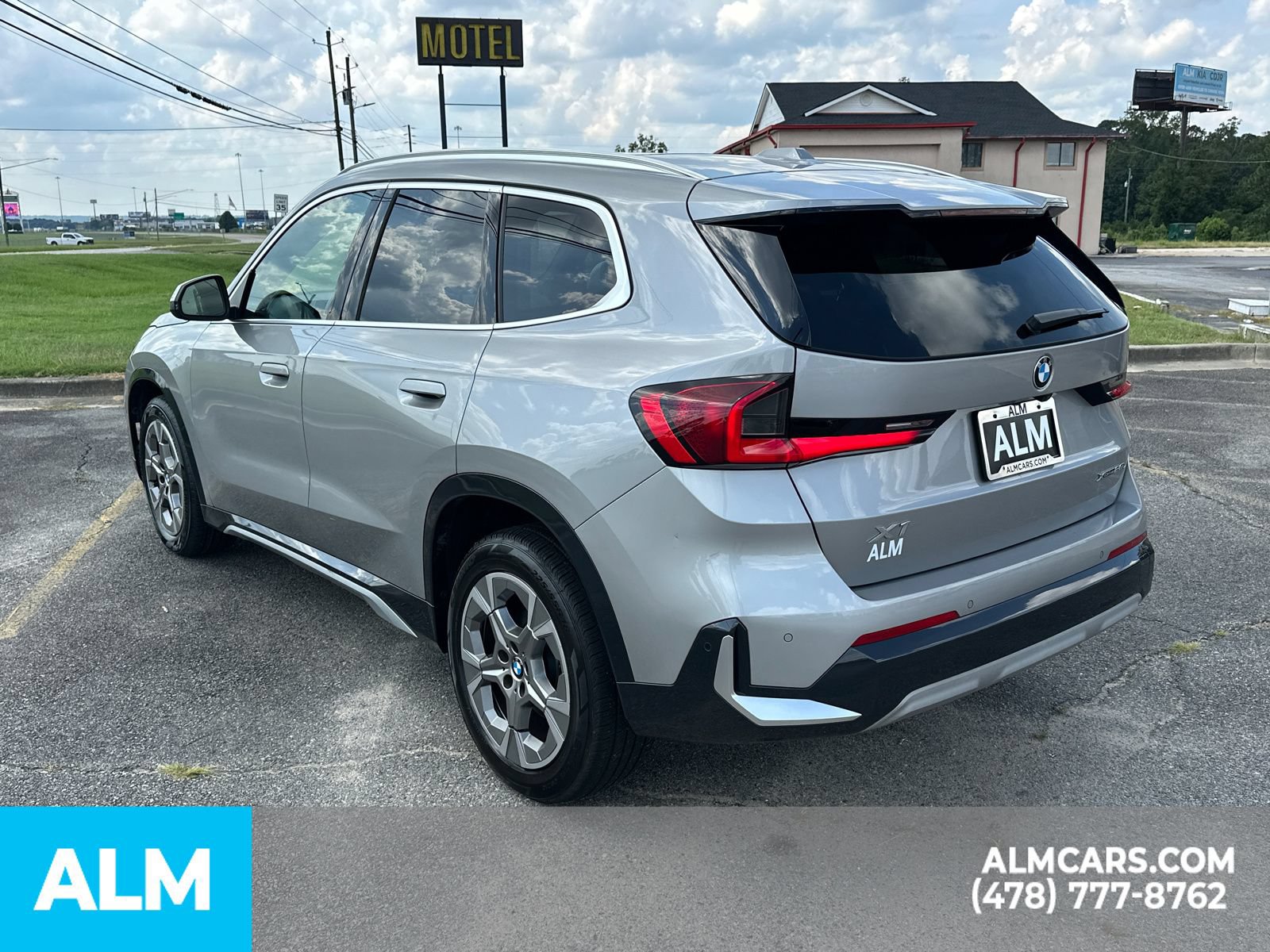 Used 2025 BMW X1 xDrive28i AWD/4WD image 8