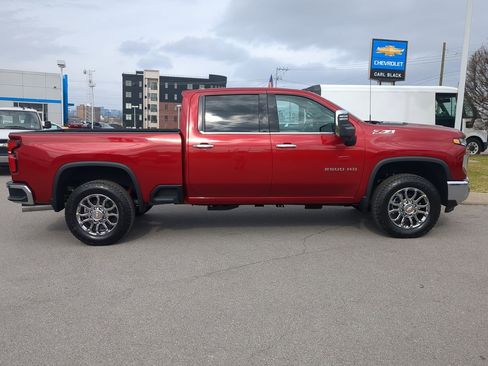 New 2026 Chevrolet Silverado 2500 LTZ w/ LTZ Premium Package AWD/4WD image 9