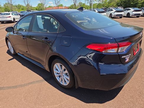 Certified 2025 Toyota Corolla LE w/ LE Premium Package FWD image 5