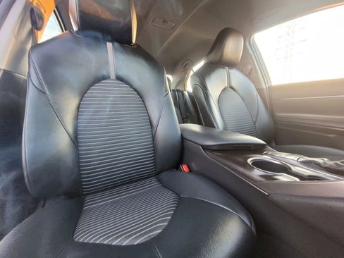 Used 2023 Toyota Camry SE image 18