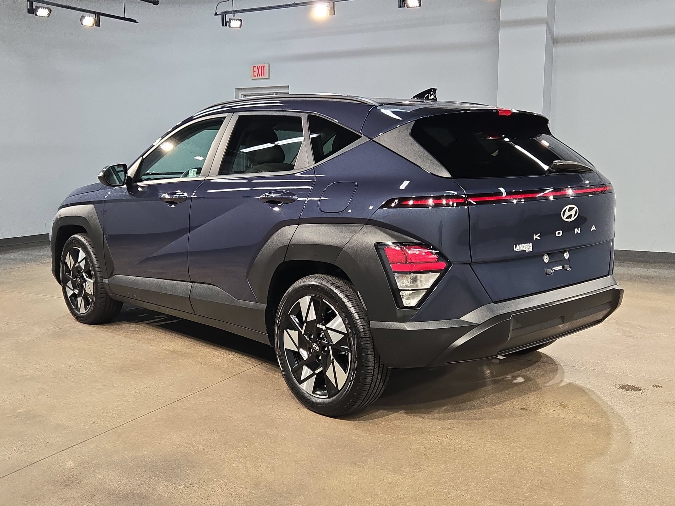 Used 2025 Hyundai Kona SEL FWD image 5