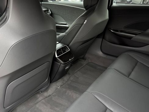 Used 2024 Lucid Air Touring image 33