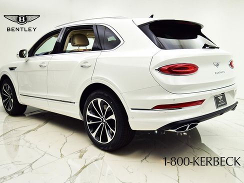 Used 2024 Bentley Bentayga AWD/4WD image 10