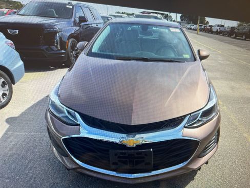 Used 2019 Chevrolet Cruze Diesel image 13