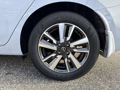 Certified 2024 Nissan Versa SV w/ Trunk Package image 10