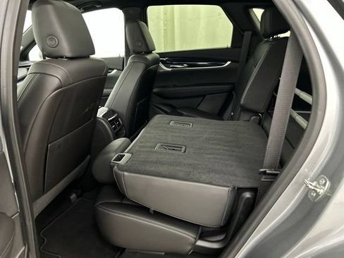 Used 2024 Cadillac XT5 Premium Luxury w/ Technology Package AWD/4WD image 28