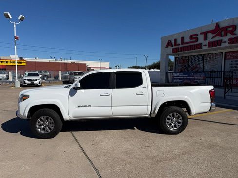 Used 2019 Toyota Tacoma SR5 image 2